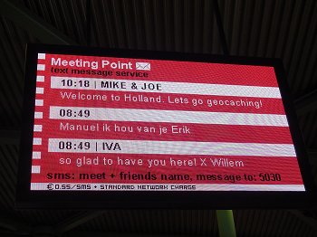 Schiphol Meeting Point text message service